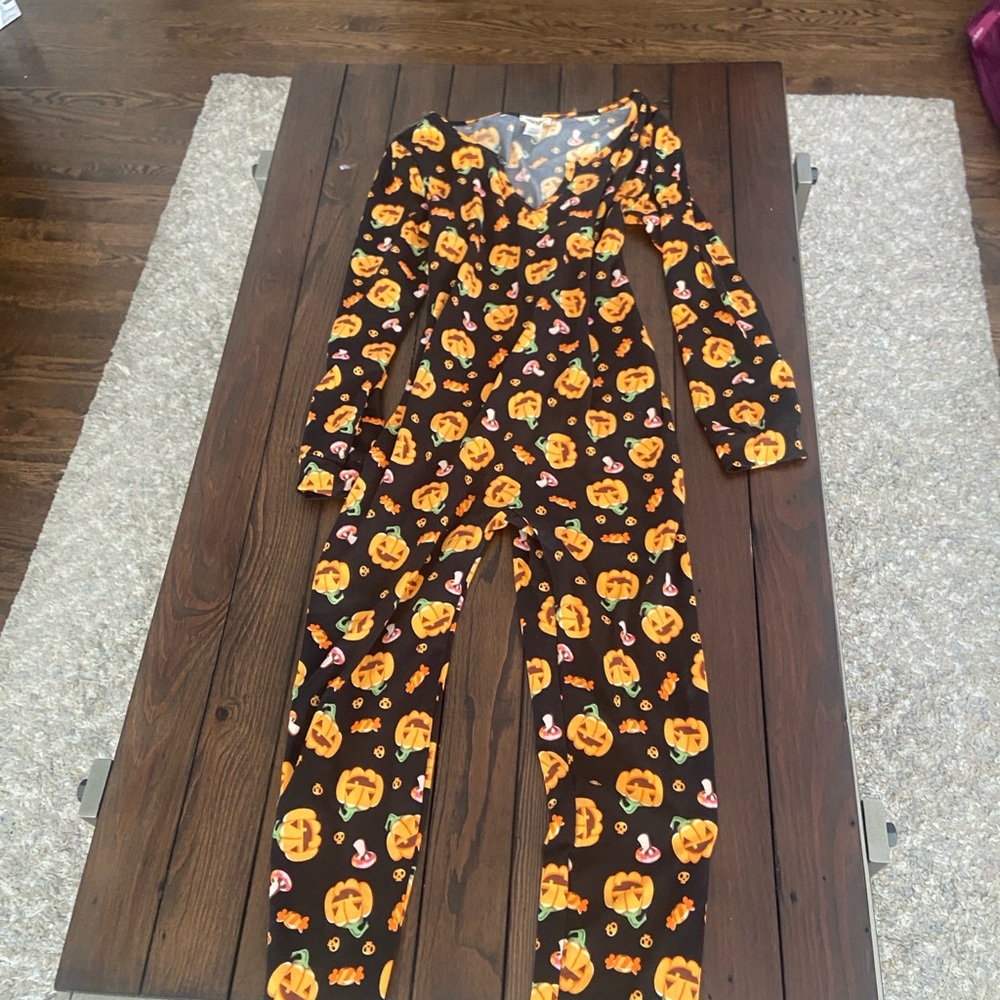 Shosho black jack-o’-lantern women’s size-XL onesie - Picture 3 of 7